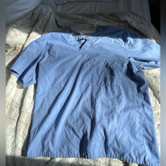 Unisex Short Sleeve V Neck Scrub Top with Pocket Periwinkle / Light Blue - Small - Picture 7 of 12